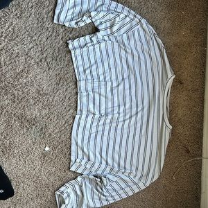 Very cute cropped long sleeve